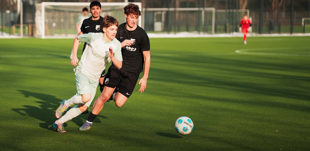 B-Jugend mit starkem Auftritt am Weserstadion