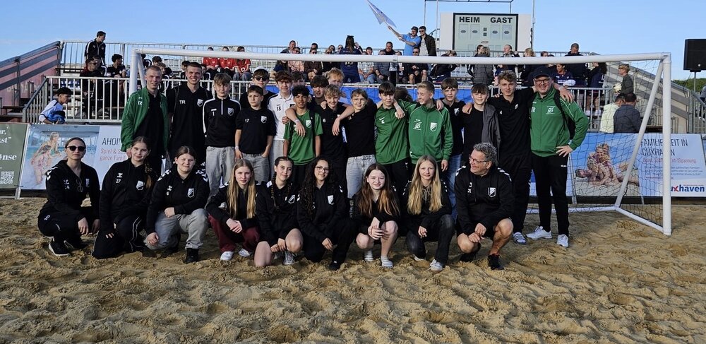 Sport, Teamgeist und Meer: Gelungenes Beachsoccer-Wochenende